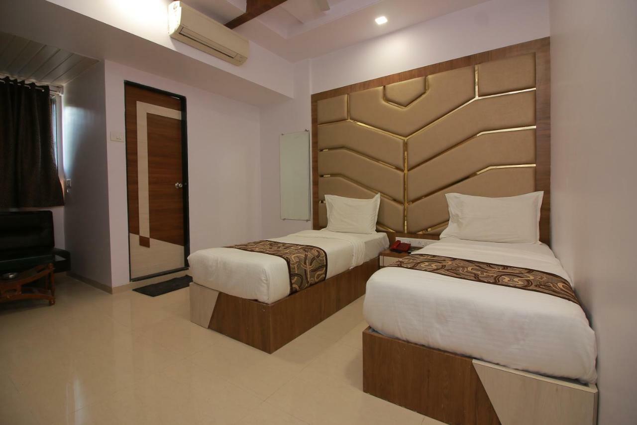 Hotel Apex Navi Mumbai Exterior photo